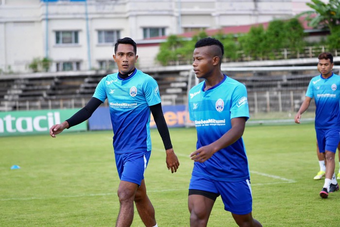Tuyển Campuchia mang cầu thủ 17 tuổi đối đầu tuyển Việt Nam tại AFF Cup 2020 - Ảnh 1.