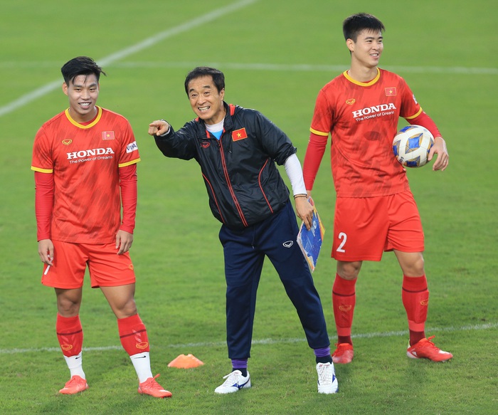 Đội tuyển Việt Nam tạo tinh thần thoải mái, lạc quan cho cầu thủ trước trận gặp tuyển Nhật Bản - Ảnh 3.