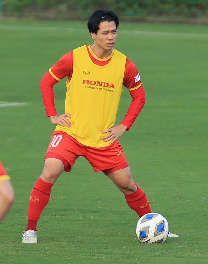 Đội tuyển Việt Nam tạo tinh thần thoải mái, lạc quan cho cầu thủ trước trận gặp tuyển Nhật Bản - Ảnh 6.