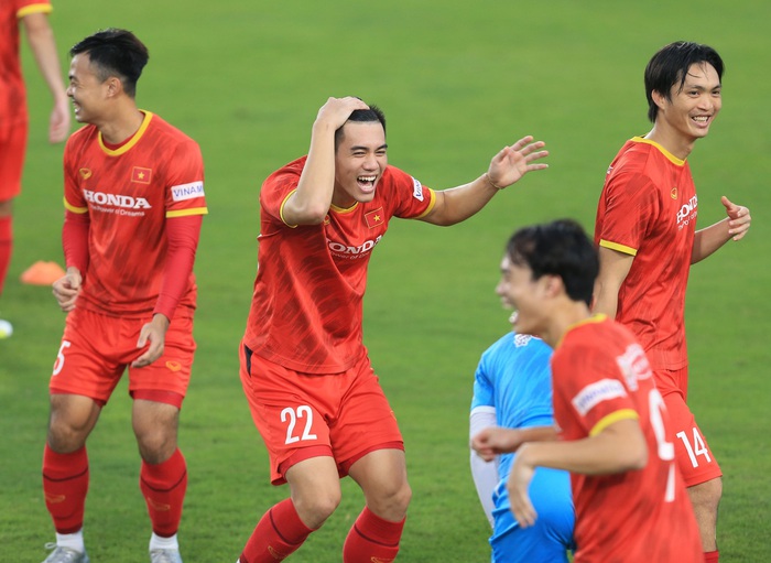 Đội tuyển Việt Nam tạo tinh thần thoải mái, lạc quan cho cầu thủ trước trận gặp tuyển Nhật Bản - Ảnh 9.