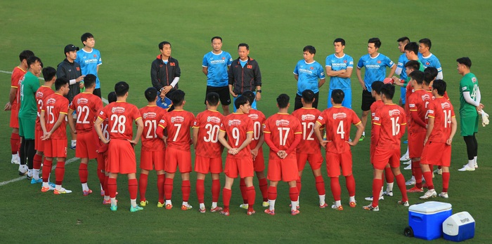 Đội tuyển Việt Nam tạo tinh thần thoải mái, lạc quan cho cầu thủ trước trận gặp tuyển Nhật Bản - Ảnh 1.
