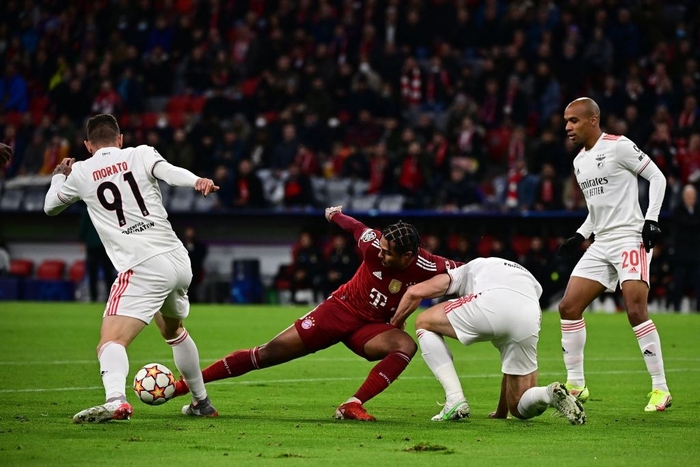 Thắng dễ Benfica, Bayern Munich chính thức giành vé vào vòng knock-out Champions League - Ảnh 2.