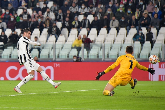 Dybala lập cú đúp đưa Juventus vào vòng loại trực tiếp Champions League - Ảnh 9.