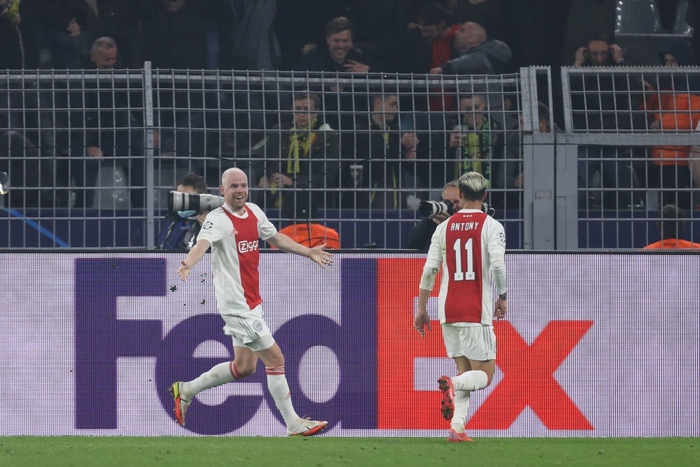 Mats Hummels nhận thẻ đỏ, Dortmund thua ngược Ajax ngay trên sân nhà - Ảnh 10.