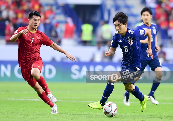 Điểm mặt 18 tuyển thủ Nhật Bản thi đấu ở châu Âu: Tâm điểm ngôi sao Ngoại hạng Anh - Ảnh 9.