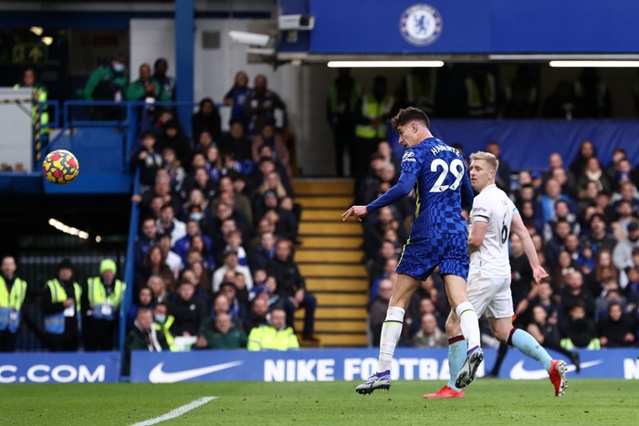 Phung phí nhiều cơ hội, Chelsea bất ngờ để Burnley cầm hòa ngay trên sân nhà - Ảnh 4.