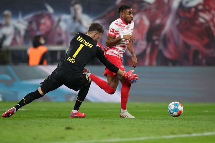 Nkunku rực sáng giúp Leipzig đánh bại Dortmund để áp sát top 4 Bundesliga - Ảnh 4.