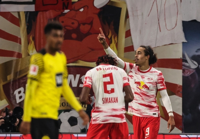 Nkunku rực sáng giúp Leipzig đánh bại Dortmund để áp sát top 4 Bundesliga - Ảnh 8.