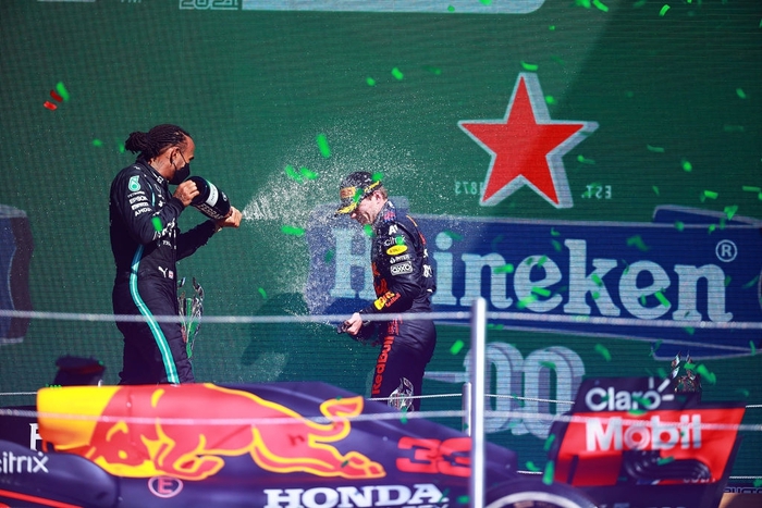 Cho ĐKVĐ Hamilton &quot;hít khói&quot;, Verstappen tiến gần chức vô địch F1 thế giới - Ảnh 6.