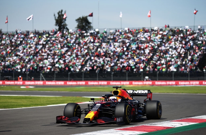 Cho ĐKVĐ Hamilton &quot;hít khói&quot;, Verstappen tiến gần chức vô địch F1 thế giới - Ảnh 3.
