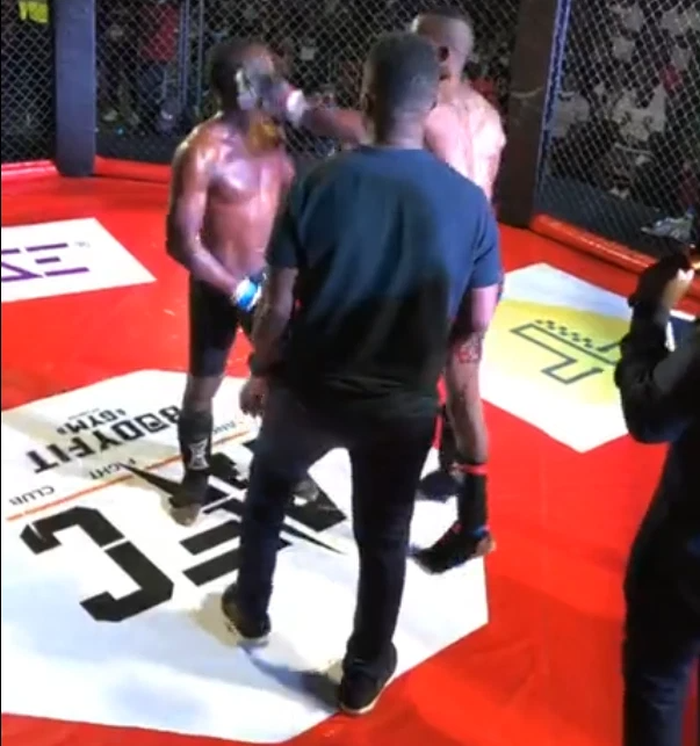 Hình ảnh xấu xí tại giải MMA ở Angola: Võ sĩ cắn đối thủ khi bị khóa tay, ẩu đả khi trận đấu kết thúc - Ảnh 3.