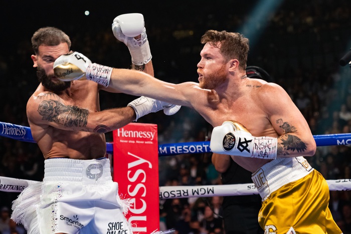 Canelo Alvarez: Sự thoải mái và tự tin tạo nên nhà vô địch - Ảnh 2.