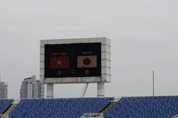 Sân Mỹ Đình test màn hình điện tử trước trận Việt Nam - Nhật Bản với tỷ số gần như bất khả thi - Ảnh 1.