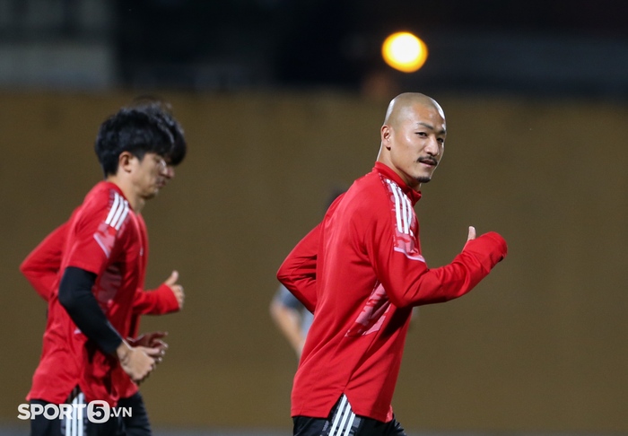 Hậu vệ tuyển Nhật Bản chấn thương, buổi tập thiếu vắng nhiều ngôi sao - Ảnh 6.