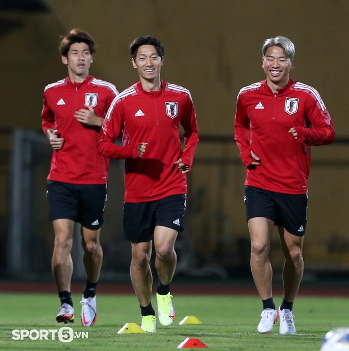 Hậu vệ tuyển Nhật Bản chấn thương, buổi tập thiếu vắng nhiều ngôi sao - Ảnh 3.