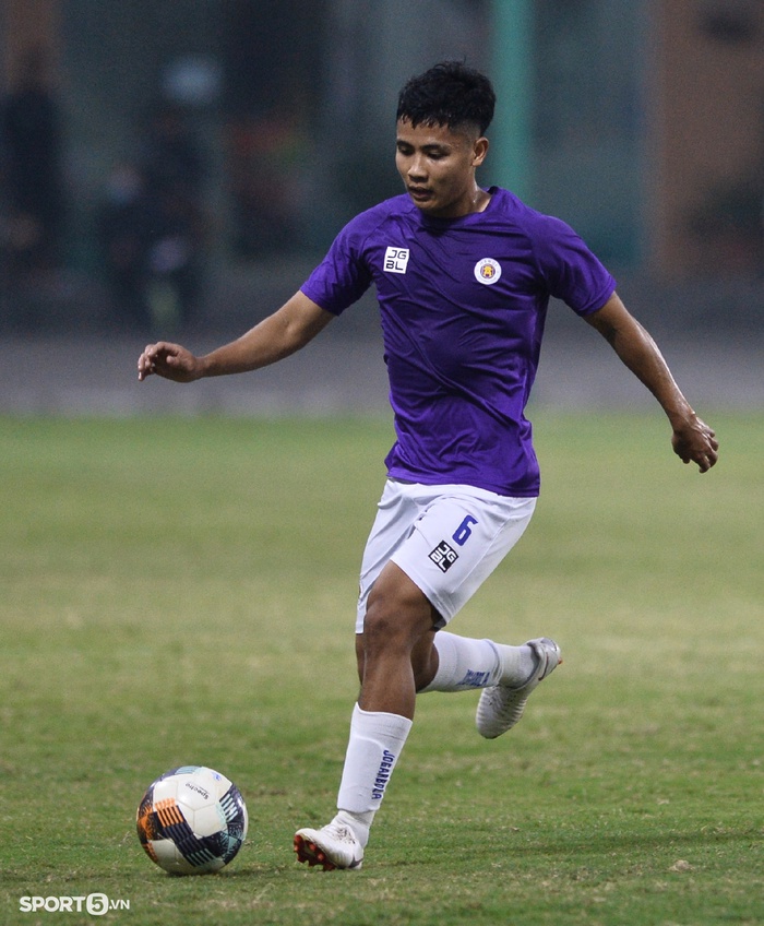 Sự trở lại ngọt ngào của cựu cầu thủ U19 Việt Nam, từng ra mắt V.League rồi rời sân chỉ sau... 16 phút  - Ảnh 2.