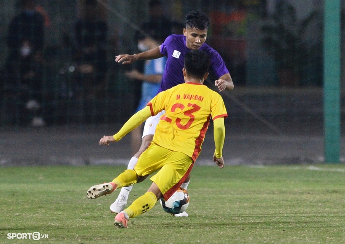Sự trở lại ngọt ngào của cựu cầu thủ U19 Việt Nam, từng ra mắt V.League rồi rời sân chỉ sau... 16 phút  - Ảnh 4.