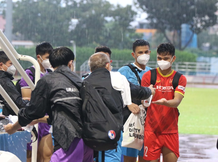 Tuyển Việt Nam nhận tin vui về lực lượng trước trận đấu với Malaysia tại AFF Cup 2020 - Ảnh 1.