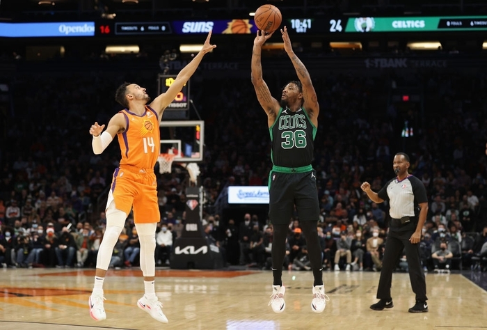 JaVale McGee &quot;hồi xuân&quot;, Phoenix Suns nhấn chìm Boston Celtics với cách biệt 21 điểm - Ảnh 1.