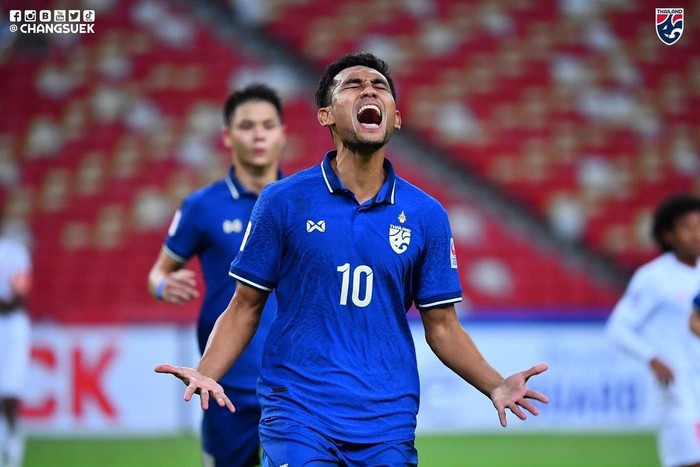 Tiền đạo tuyển Thái Lan san bằng kỷ lục săn bàn vĩ đại ở AFF Cup - Ảnh 1.