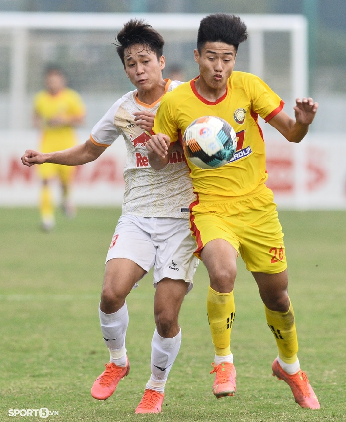Vất vả hòa Thanh Hóa, HAGL hú vía vào vòng chung kết giải U21 Quốc gia - Ảnh 1.