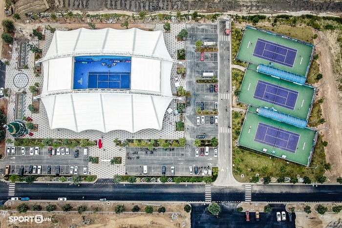 Cận cảnh cụm sân quần vợt &quot;5 sao&quot; được đầu tư 70 tỷ chuẩn bị cho SEA Games 31 - Ảnh 1.