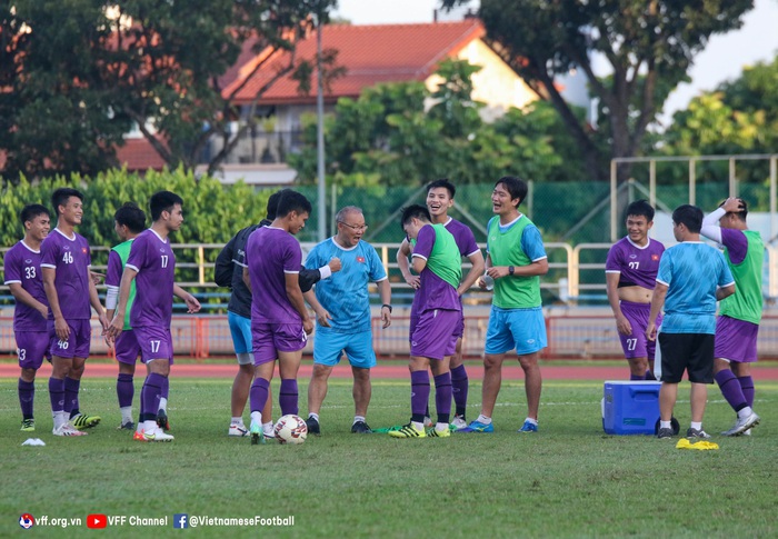 Trụ cột tuyển Việt Nam tập nhẹ hồi phục sau trận thắng tuyển Malaysia - Ảnh 8.