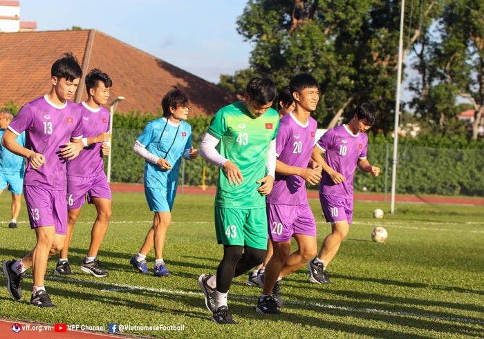 Trụ cột tuyển Việt Nam tập nhẹ hồi phục sau trận thắng tuyển Malaysia - Ảnh 15.