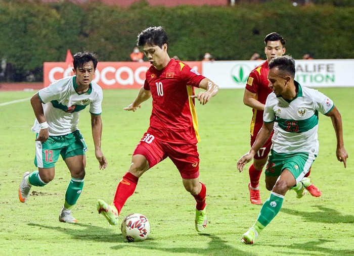 Công Phượng bị đau phải bỏ dở trận ĐT Việt Nam vs Indonesia - Ảnh 2.