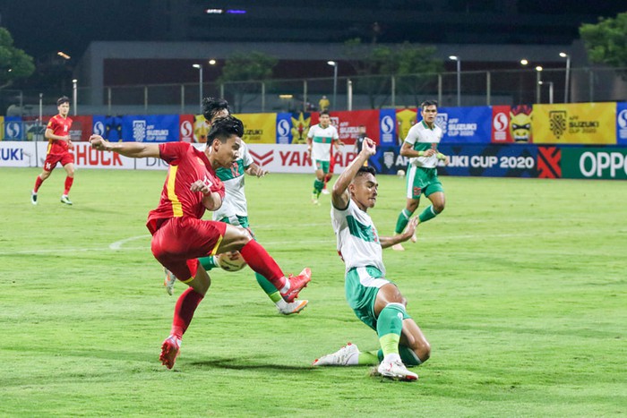 HLV Park Hang-seo nóng mặt vì tuyển Việt Nam bị cầu thủ Indonesia phạm lỗi thô bạo - Ảnh 4.