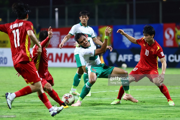Công Phượng bị đau phải bỏ dở trận ĐT Việt Nam vs Indonesia - Ảnh 7.