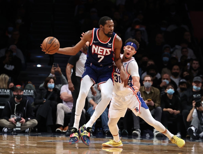 Kevin Durant một tay đánh sập mọi nỗ lực của Philadelphia 76ers, giúp Brooklyn Nets giữ ngôi đầu - Ảnh 1.