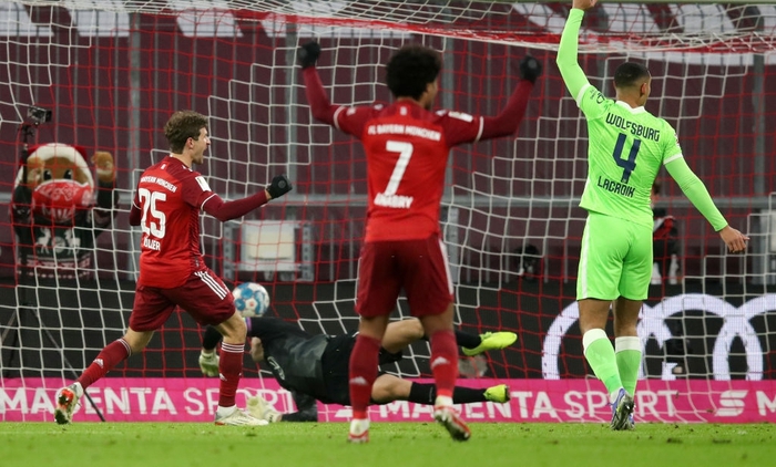 Lewandowski phá kỷ lục ghi bàn, Bayern Munich vùi dập Wolfsburg ngay trên sân nhà - Ảnh 1.