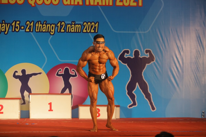 Hot TikToker, CEO Phan Bảo Long giành huy chương bạc Giải Vô địch Thể hình Cổ điển Quốc gia - Ảnh 2.