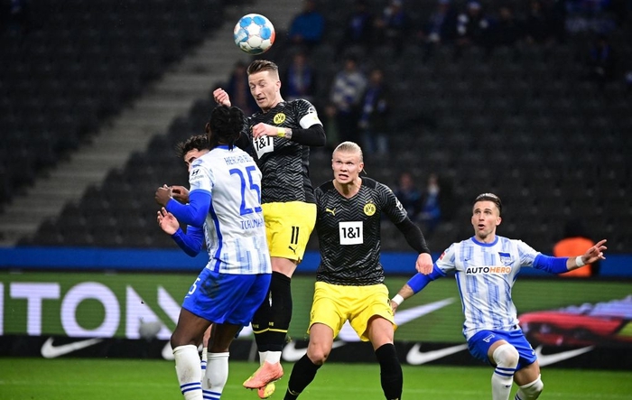 Haaland tịt ngòi, Dortmund thất thế trong cuộc đua vô địch Bundesliga - Ảnh 3.