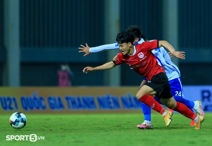 Cầu thủ U21 PVF Hưng Yên đánh nguội trả đũa ở vòng loại U21 quốc gia 2021 - Ảnh 8.