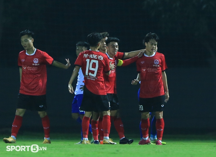 Tuyển thủ Việt Nam chơi mờ nhạt ở trận ra quân vòng loại U21 quốc gia 2021 - Ảnh 7.