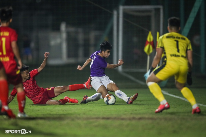 Ngôi sao U23 Việt Nam giúp Hà Nội chiến thắng nhẹ nhàng tại giải U21 Quốc gia 2021  - Ảnh 8.