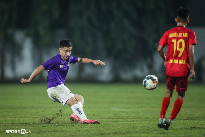 Ngôi sao U23 Việt Nam giúp Hà Nội chiến thắng nhẹ nhàng tại giải U21 Quốc gia 2021  - Ảnh 9.