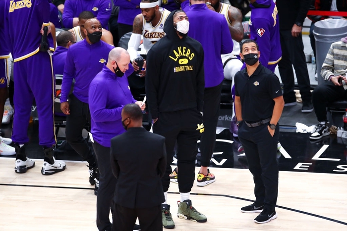 Anthony Davis vui mừng vì thoát chấn thương nặng, nhưng Los Angeles Lakers không tránh được nỗi lo - Ảnh 2.