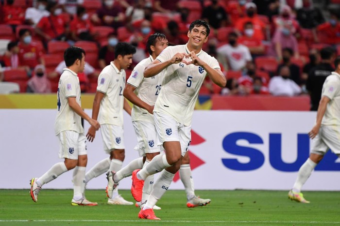 Trung vệ Thái Lan tuyên bố đánh bại tuyển Việt Nam cả hai trận bán kết - Ảnh 1.