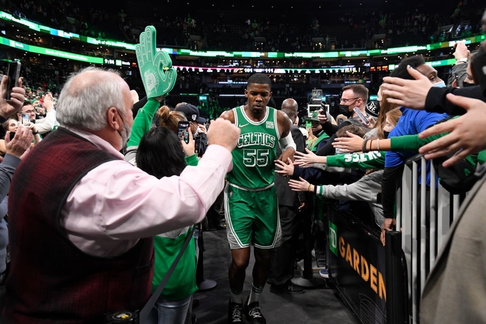 Boston Celtics thắng thuyết phục Cleveland Cavaliers trong ngày trở về của Joe Johnson - Ảnh 1.