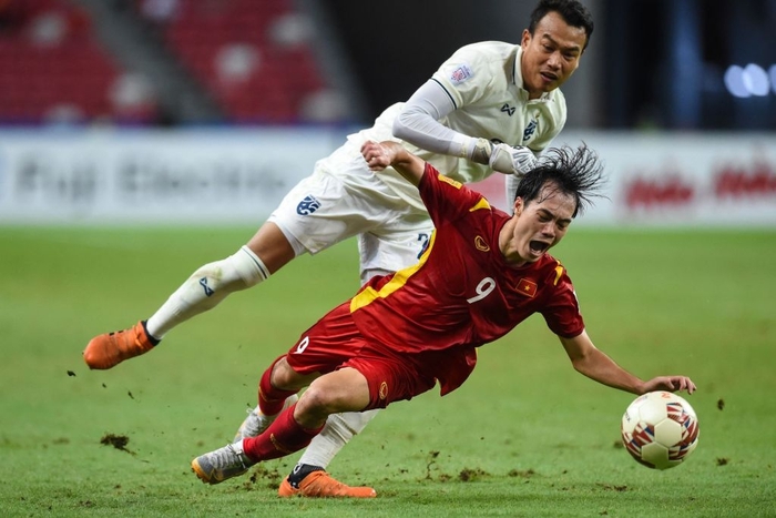 Tuyển Việt Nam bị trừ gần 3 điểm trên BXH FIFA sau trận thua Thái Lan - Ảnh 1.