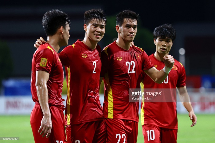 Trực tiếp Việt Nam vs Thái Lan: NÓNG! Thầy Park gây bất ngờ ở đội hình xuất phát - Ảnh 7.