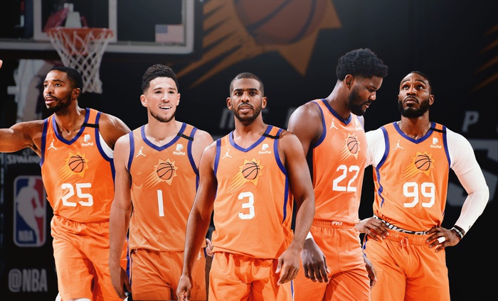 Top 5 đội bóng gây ấn tượng nhất nửa đầu mùa giải NBA 2021-2022 - Ảnh 4.