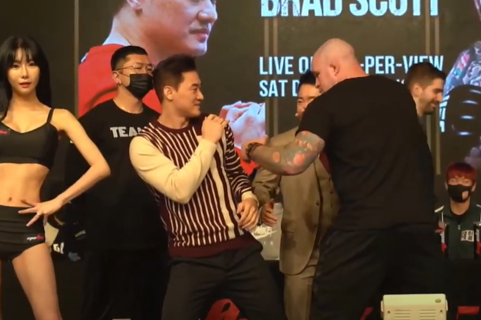 DK Yoo nhẹ hơn 25 kg so với cựu võ sĩ UFC Bradley Scott trong trận ra mắt làng quyền Anh - Ảnh 2.