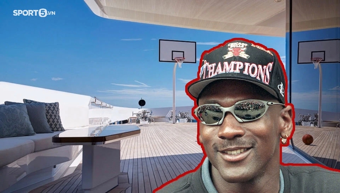 Cận cảnh du thuyền 80 triệu đô của Michael Jordan, có cả sân bóng rổ giữa biển khơi - Ảnh 1.