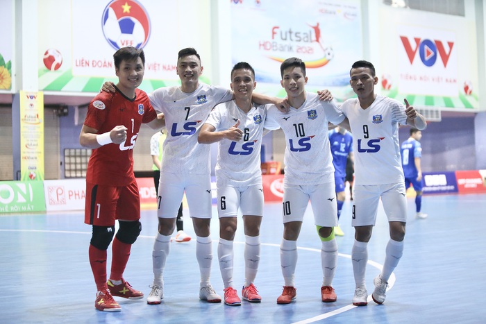 Thủ thành Hồ Văn Ý ghi bàn, CLB Thái Sơn Nam lần thứ 6 liên tiếp vô địch giải futsal VĐQG - Ảnh 1.