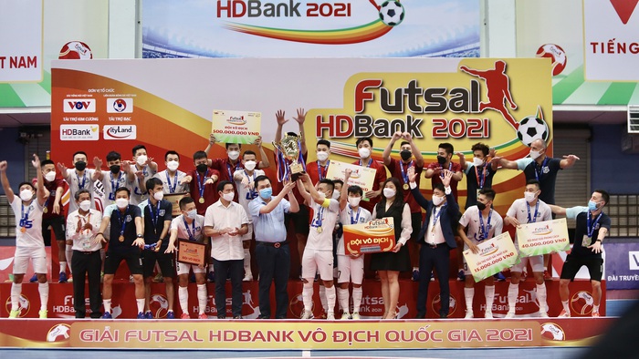 Thủ thành Hồ Văn Ý ghi bàn, CLB Thái Sơn Nam lần thứ 6 liên tiếp vô địch giải futsal VĐQG - Ảnh 2.