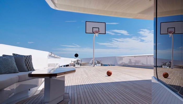 Cận cảnh du thuyền 80 triệu đô của Michael Jordan, có cả sân bóng rổ giữa biển khơi - Ảnh 11.